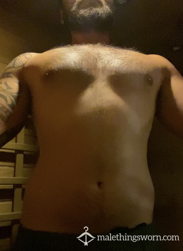 11 Minutes Video Working Out Wanking In The Sauna