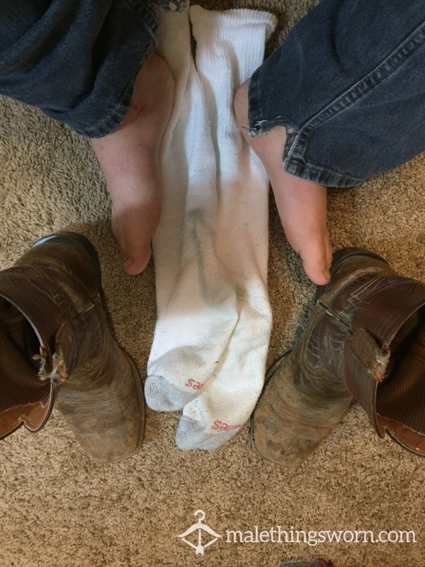 A Full-Day Worn Wood Shop "Over The Calf" Socks