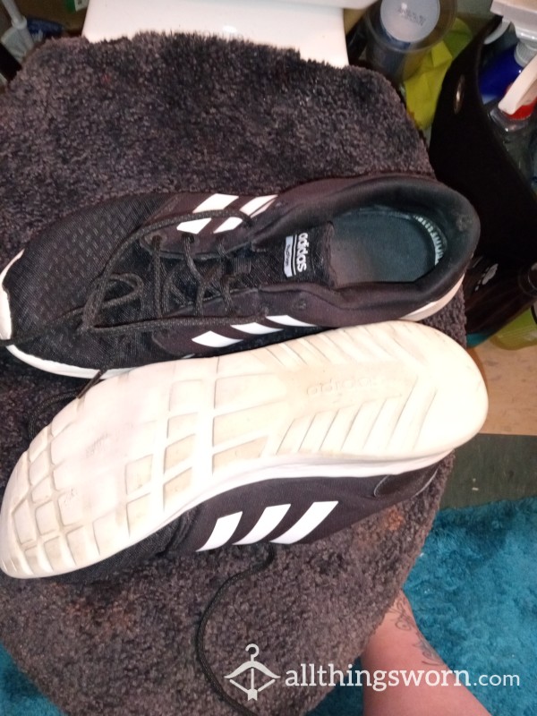 🖤 Adidas US Size 11 🖤 🌸Very Worn! Don't Miss Out On The Sale 🌸