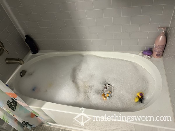 Bath Water (Per Bottle) 🫧🛀🛁💣❤️🧡💛💚💙💜💝💘 (made Of Bubble Bath And Bath Bombs/bath Tablets)
