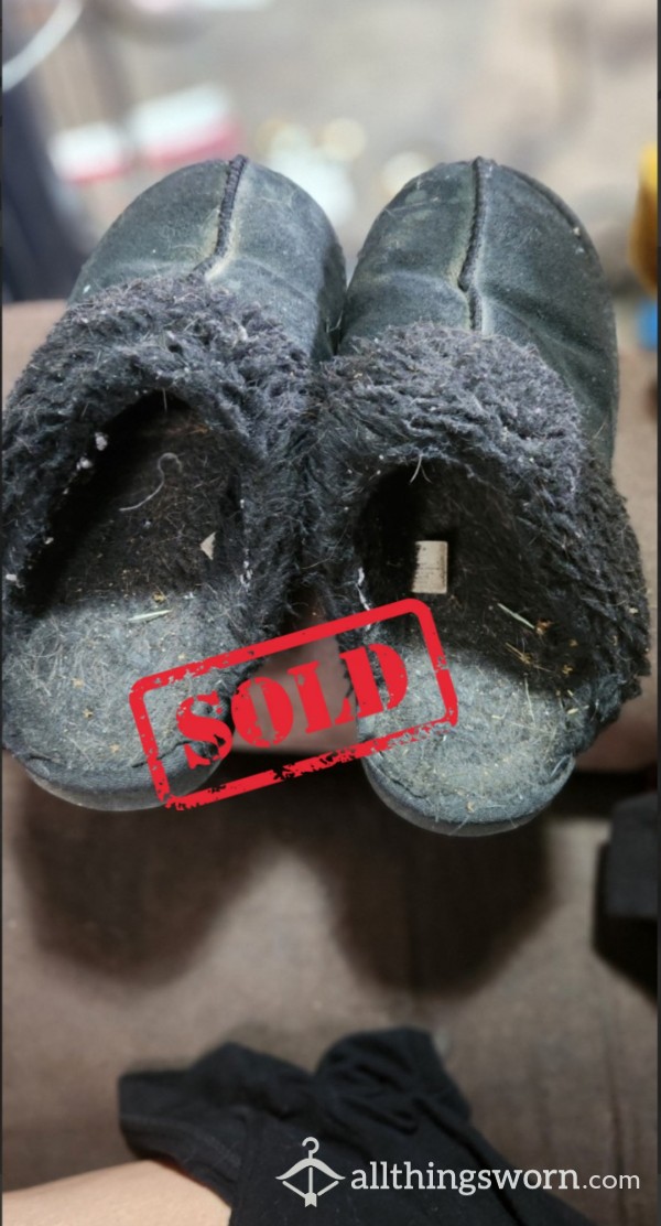 SOLD Black Dirty Bear Paw Slippers