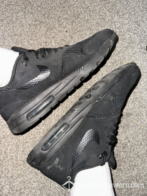 Black Nike AirMax Trainers/Sneakers - Size UK9.5/US10.5/EUR44.5