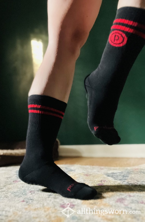 Black & Red Pure Barre Grippy Socks! 🖤❤️