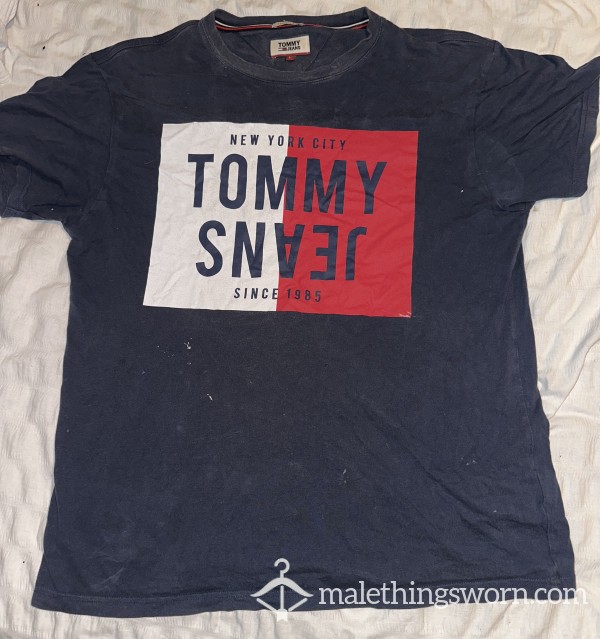 Blue Tommy Hilfiger T-shirt - Paint/Sweat Stained (Size L)
