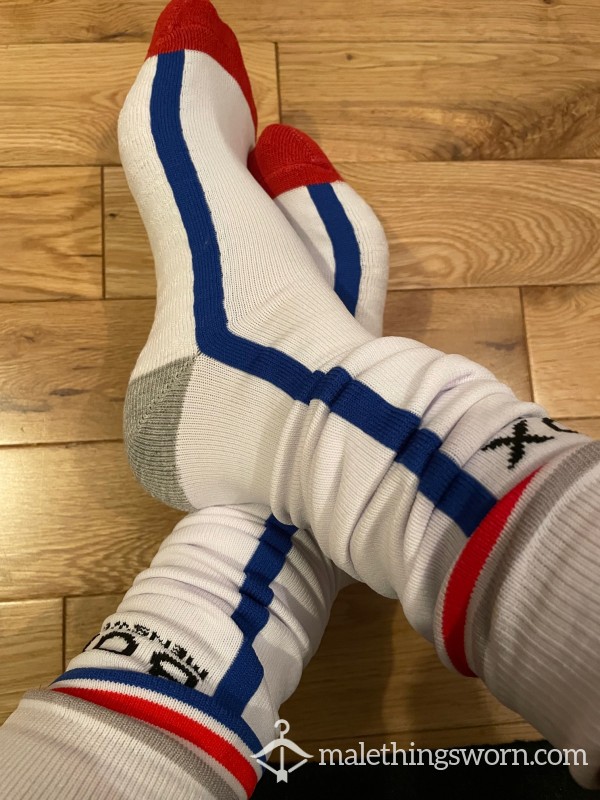 Box Menswear Retro White Soccer Football Long Sports Socks With Red & Blue Stripes