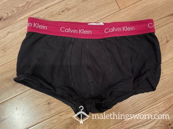Calvin Klein Tight Fitting Black Boxer Trunks With Pink Logo Waistband (S)