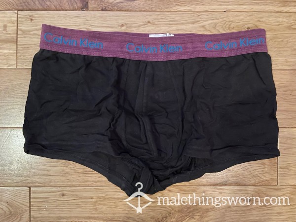 Calvin Klein Tight Fitting Black Boxer Trunks With Purple Logo Waistband (S)