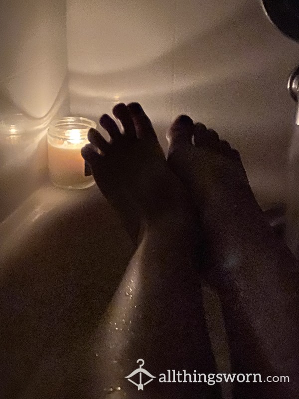 Candle Lit Bath Footies 🦶 🕯️