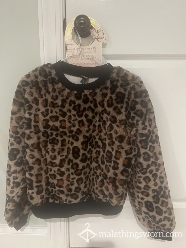 Cheetah Leopard Sweatshirt (kinda Croppy And Short) Xs