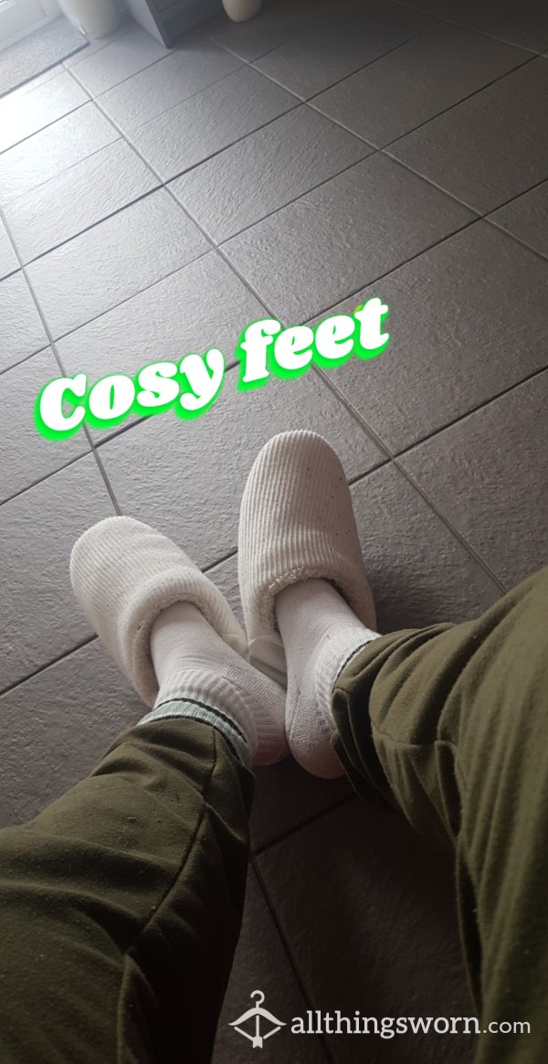 Cosy Socks And Slipper Combo 💚