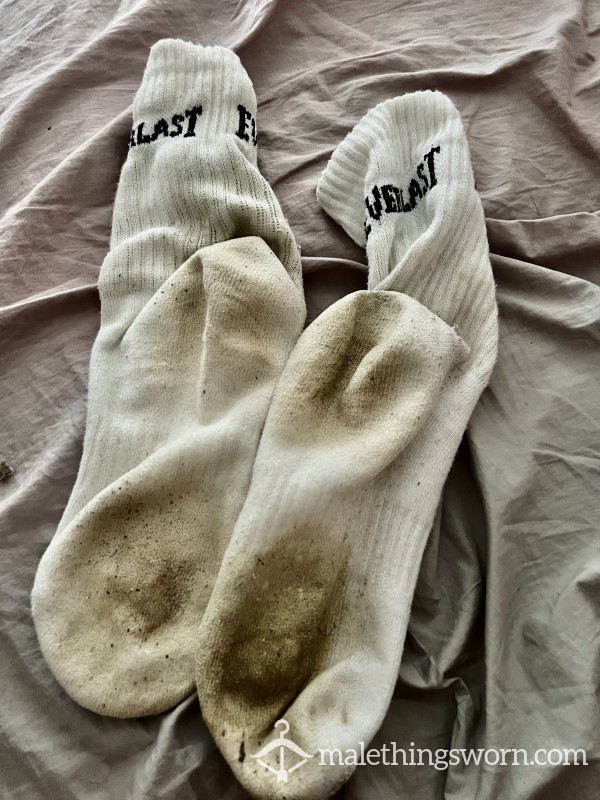 Crusty Stinking Everlast White Sports Socks