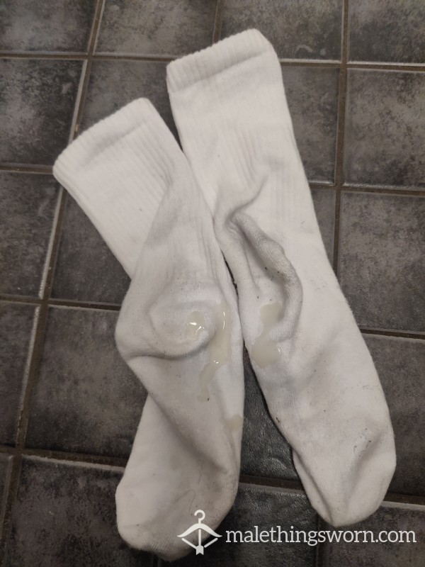 Daddy´s Big Dick Cumming On Dirty White Socks