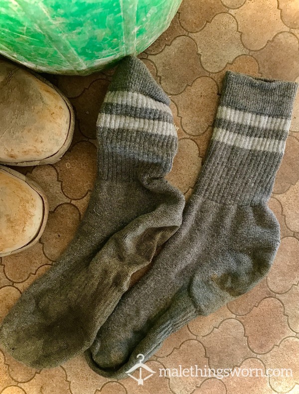 Extra Days Worn Sweaty Grey Socks