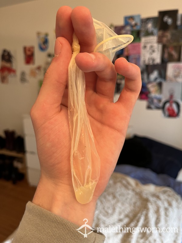 Extra Smelly Cum Filled Condom Ready To Get Smelled And Tasted💦🍆