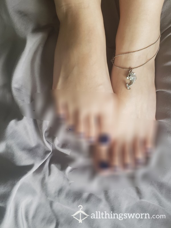 8 Feet Pics With Dark Blue Nail Polish