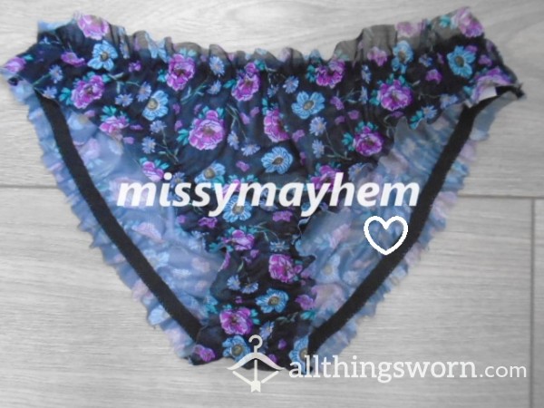 WEARING AT PRESENT - 💜Frilly Floral Pattern Panties💜