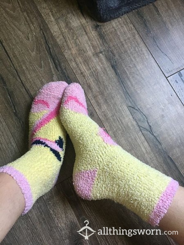 Fuzzy Flamingo Socks 🦩