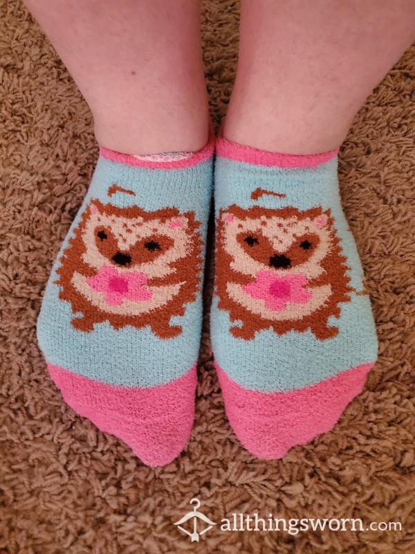 Fuzzy Pink/blue Flower Hedgehog Socks 🦔