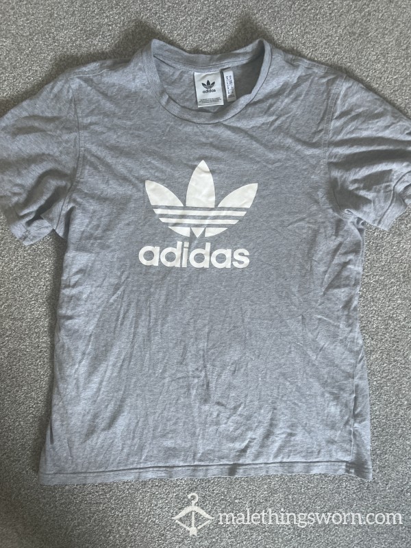 SOLD 💦 Grey Adidas T-shirt