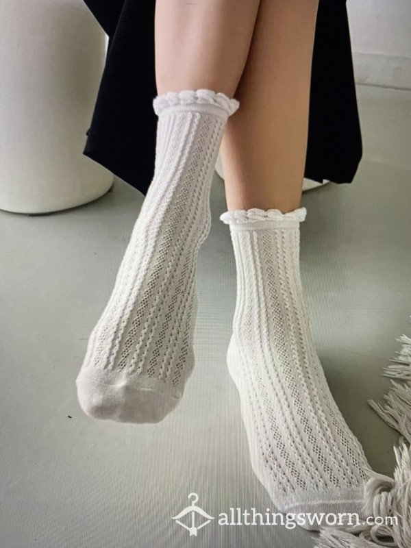 Dainty Dirty White Socks