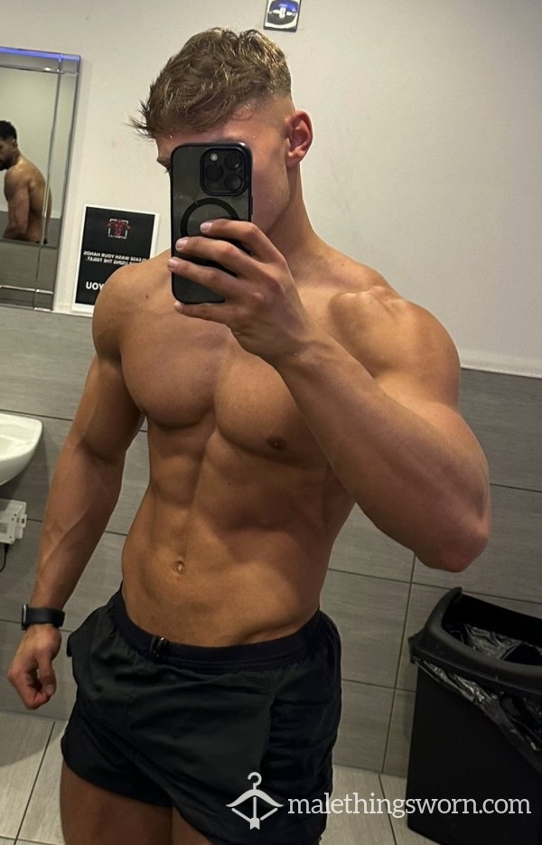 Locker Room Strip And Flex. Ass And Cock Visible, Fully Naked
