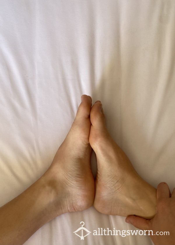 Massage My Tiny Feet 👣
