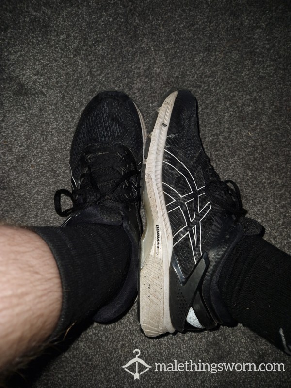 Mens Well Worn And Very Sweaty Asics Running Trainers Size 9