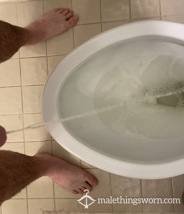 Dadbod’s Piss Pics - I’d Rather Be Peeing On You
