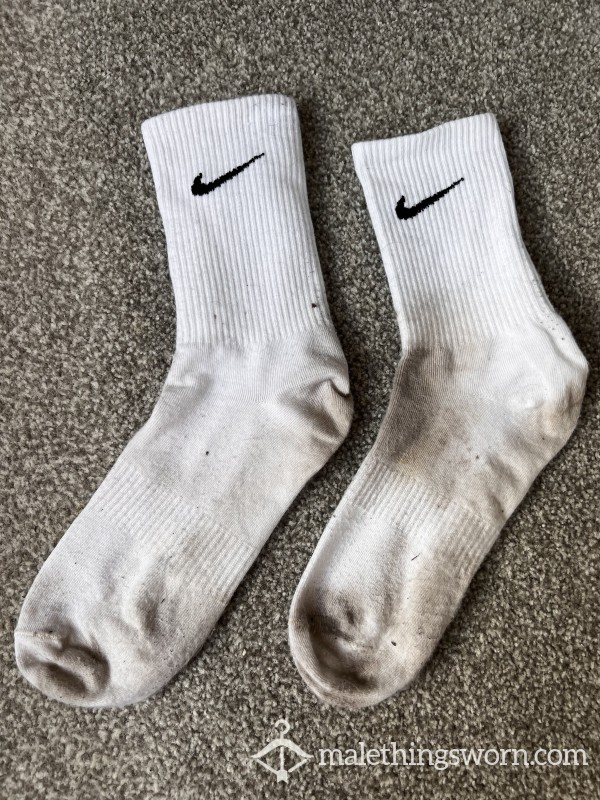 SOLD 💦 Nike Sox