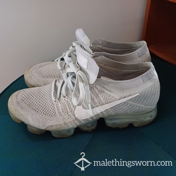 NIKE VAPORMAX TRAINERS SIZE 7
