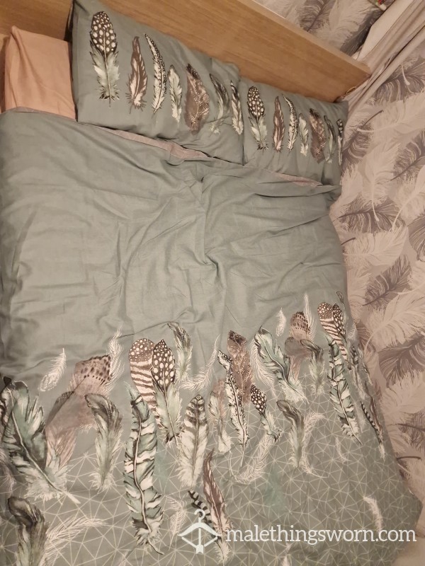 Used Bedding Set- Available 21/03/2024: 1 Month Of Wear. Size: UK Double.