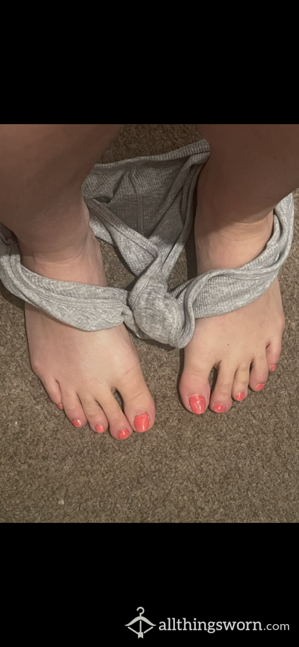 Picture Of My Feet Round Ankles Plus A Video Of Me Scratching The Cushion With Them