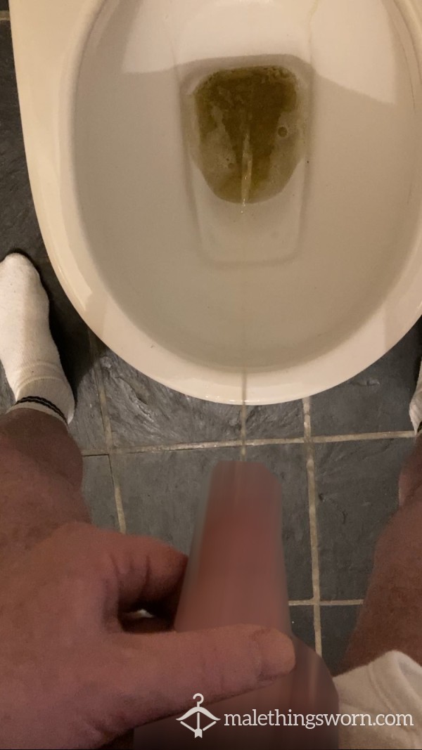 Pissing A Warm Tasty Stream Of My Golden Yellow Piss
