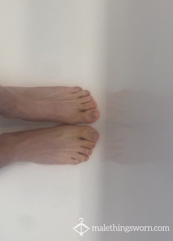 Pi*sy Feet photo