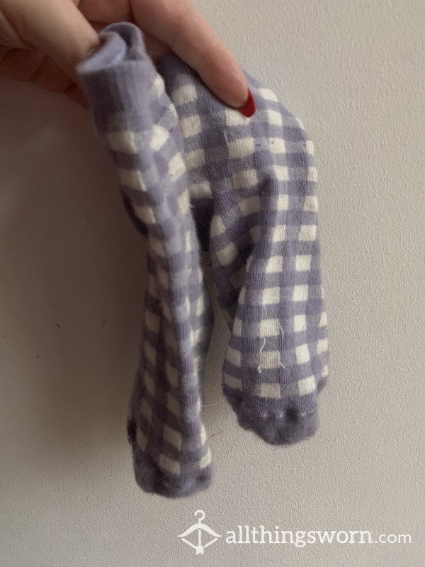 Pretty Purple Checkered Ankle Socks
