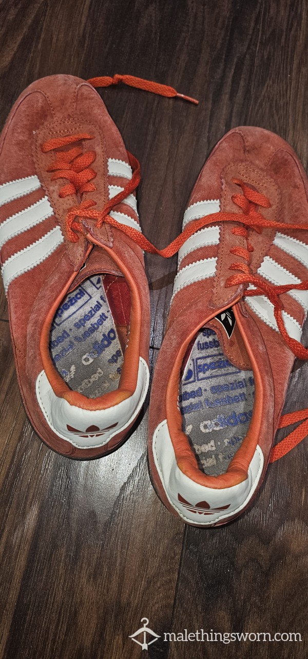 Rank Old Red Adidas Trainers UK 9