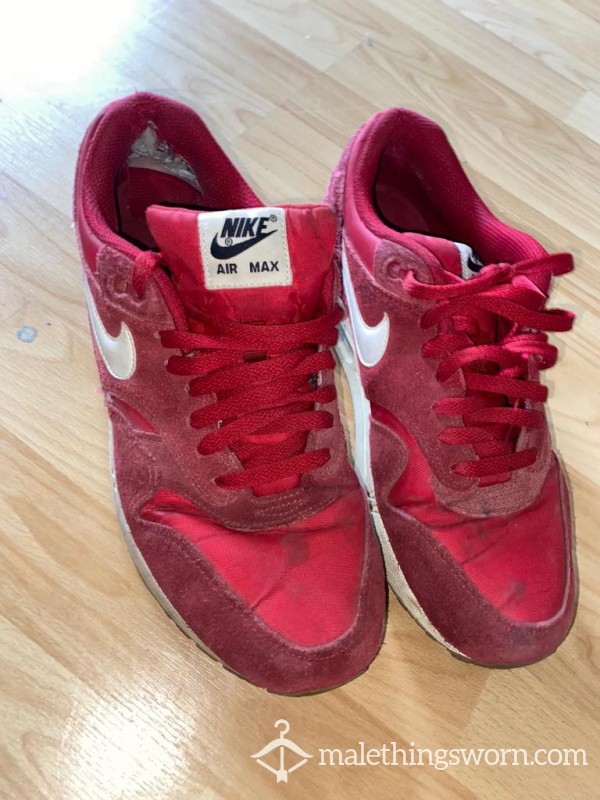 Red Nike Sport Shoes