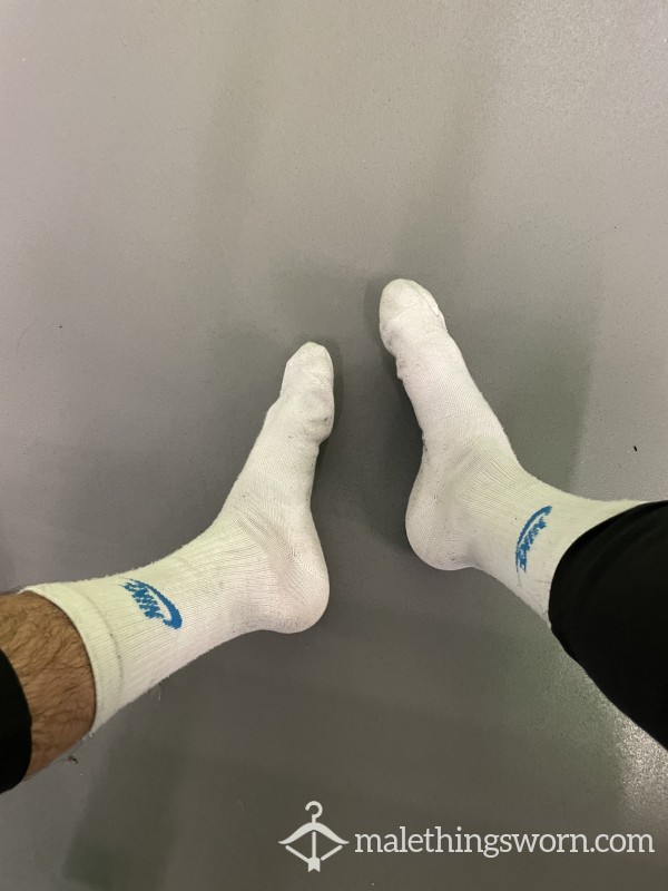 STINKY Socks Worn 10 Days In A Row. Gym Sessions All The Way