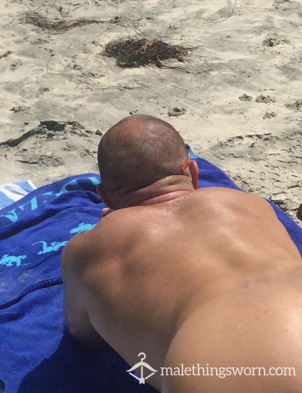 Showing Off My Hole On The Beach (2 Pics)