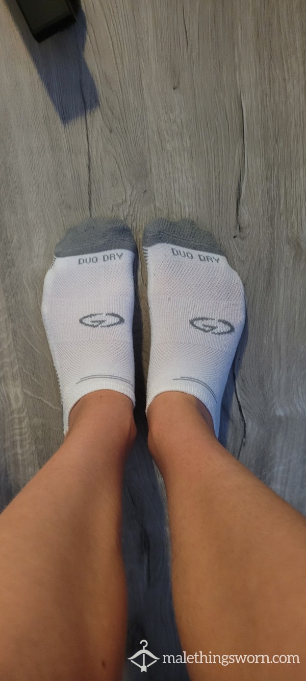 Small Tight Duo Dry White Socks Sweaty