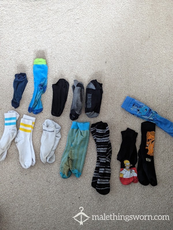 Some Socks Up For Grabs (UK 9) :D