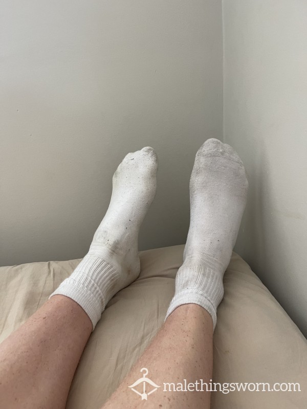 Stinky White Big Feet Socks