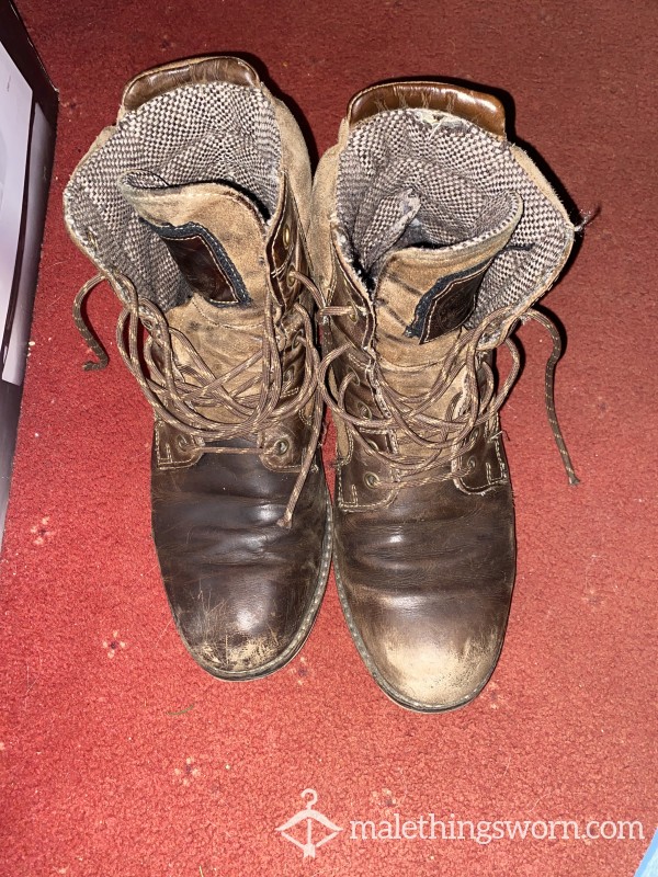 Stinky Work Boots Size 9(43)