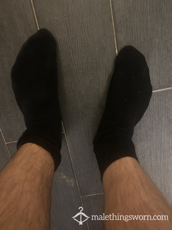 Sweaty Smelly Feet With/ Without Dress Socks