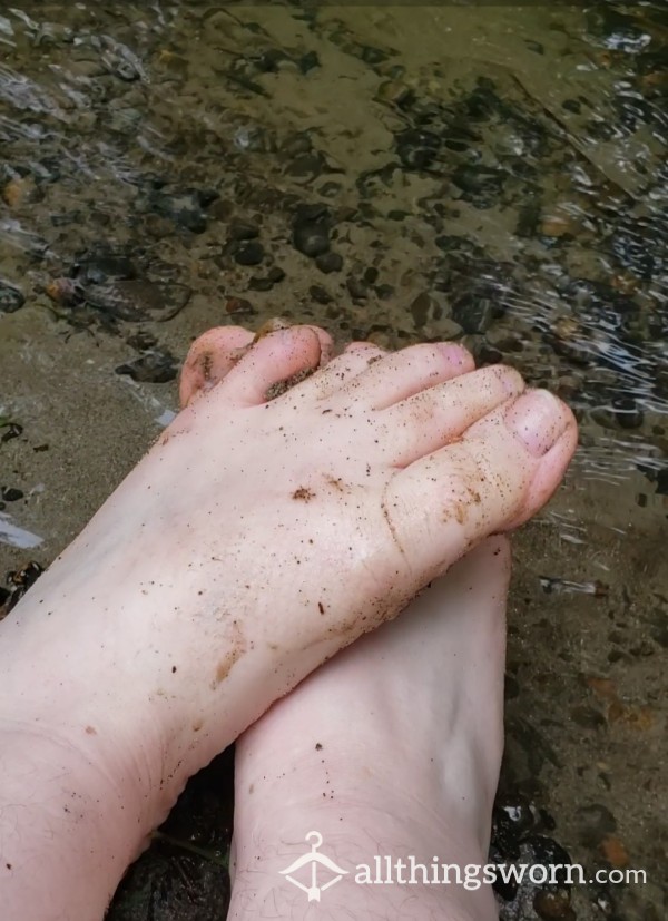 Toes Spreading And Foot Rubbing In The River