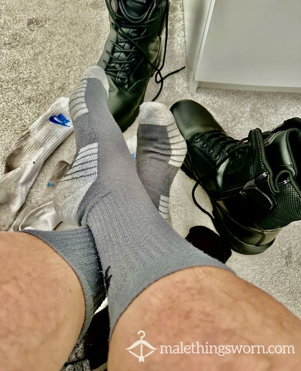 *** SOLD*** UA UNDER ARMOUR GREY LONG SOCKS 🧦 Sweated, SKUNKED IN THE LINE OF DUTY 💪🏽👮🏻‍♂️💧💧🧦 👍🏽🥵 👅 📦 🤪✅