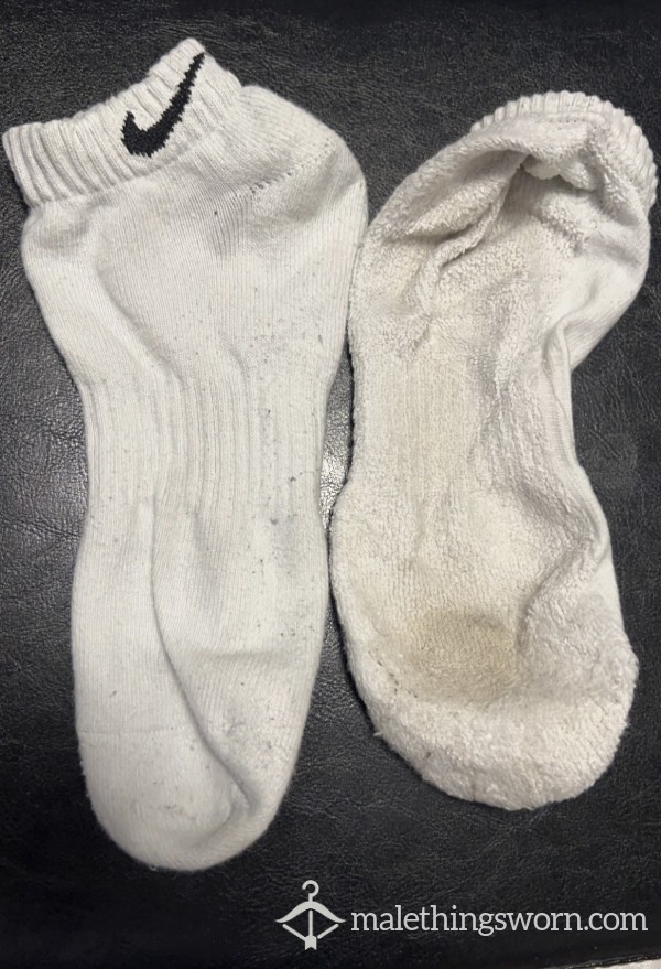 Used White Nike Ankle Socks