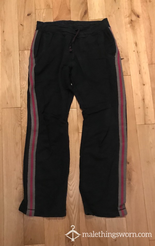 Used & Worn Out Uniqlo Black Tracksuit Sweat Pants (S) photo