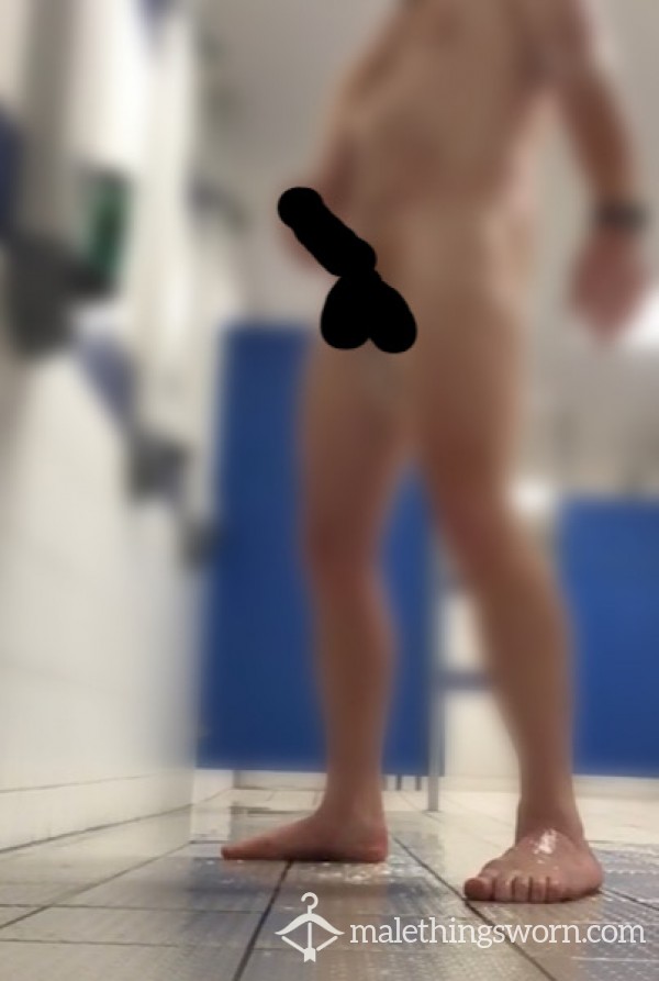 Video Of Wank And Cum In Communal Gym Showers 1min From Hard To Cum 😜