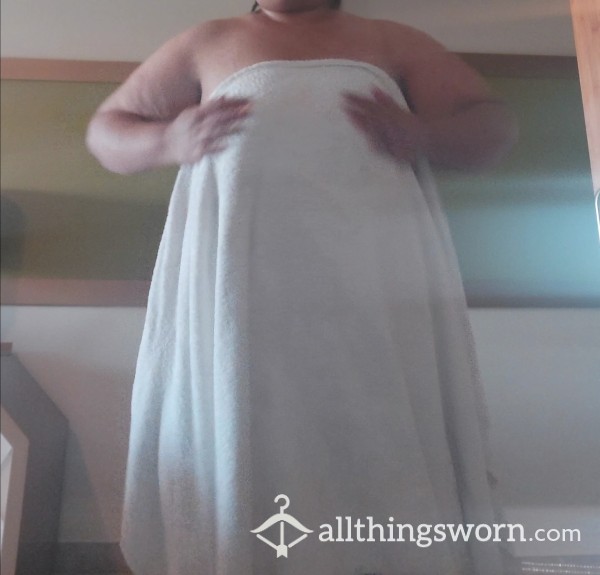 Voyeur POV: Drying Off After Shower
